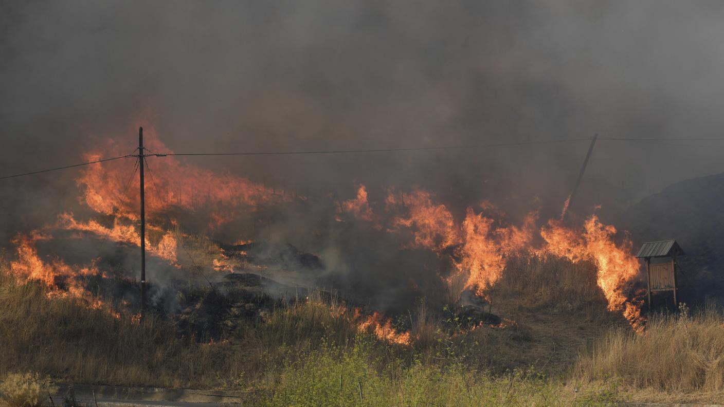 Due morti in Calabria e uno in Sicilia per gli incendi