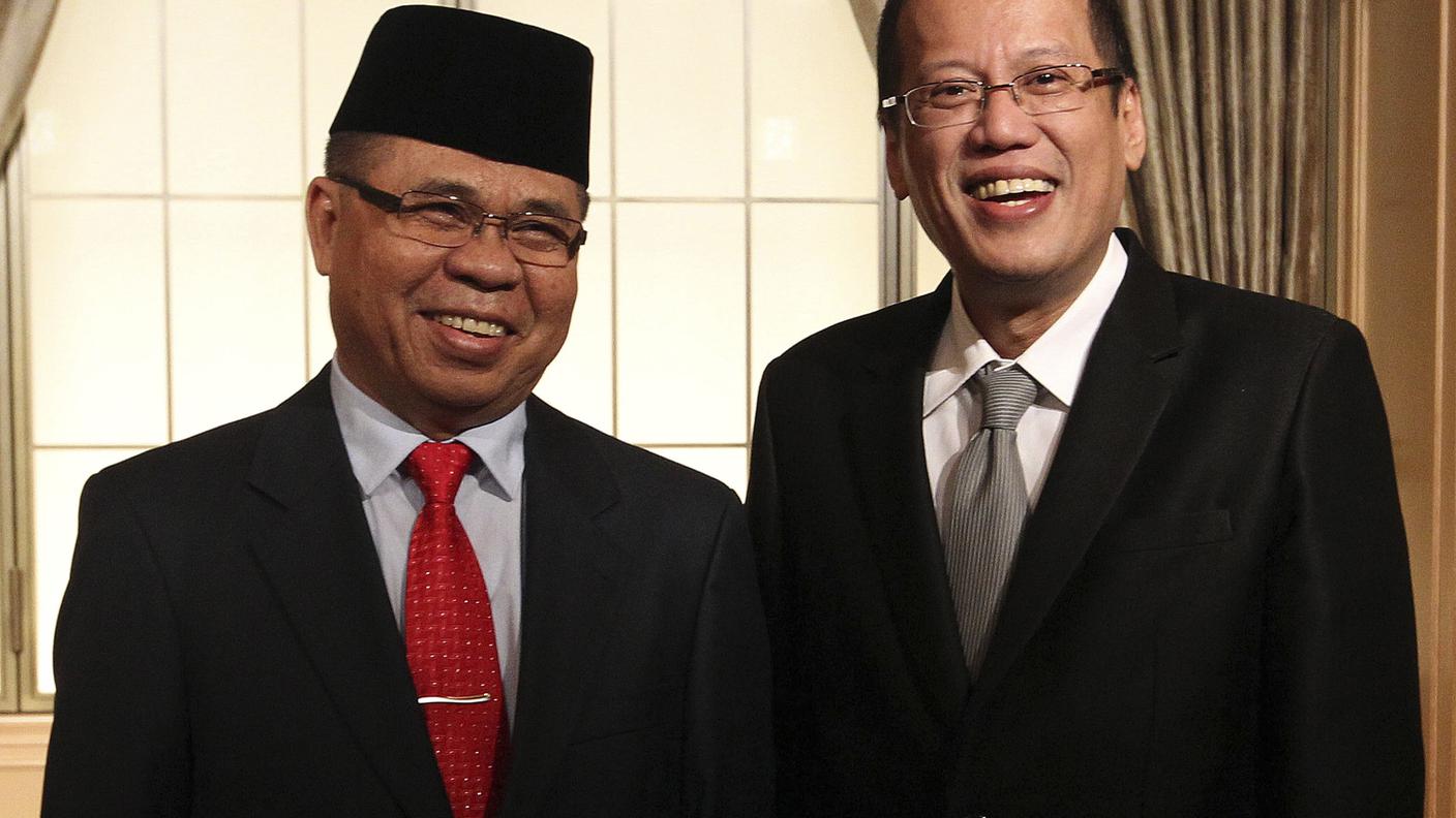 filippine murad ebrahim e benigno aquino 2011 re.jpg