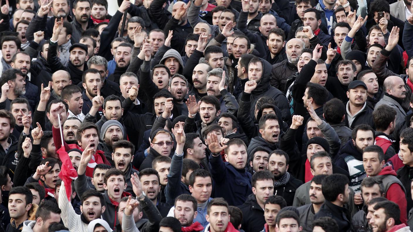 turchia berkin funerali marzo 2014 rt.jpg