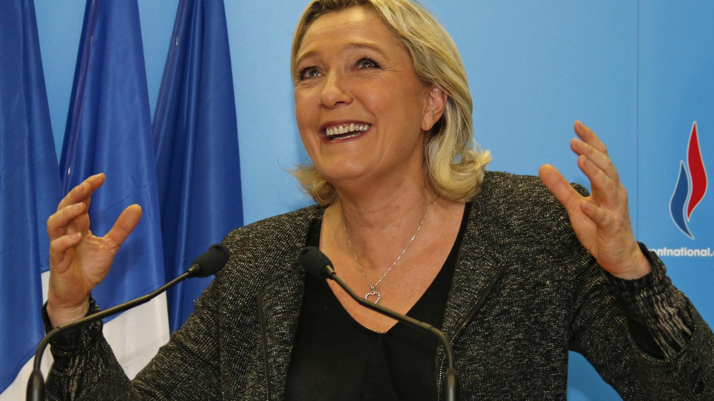 L'esultanza di Marine Le Pen, qui a Nanterre, dopo i primi dati sull'esito del voto