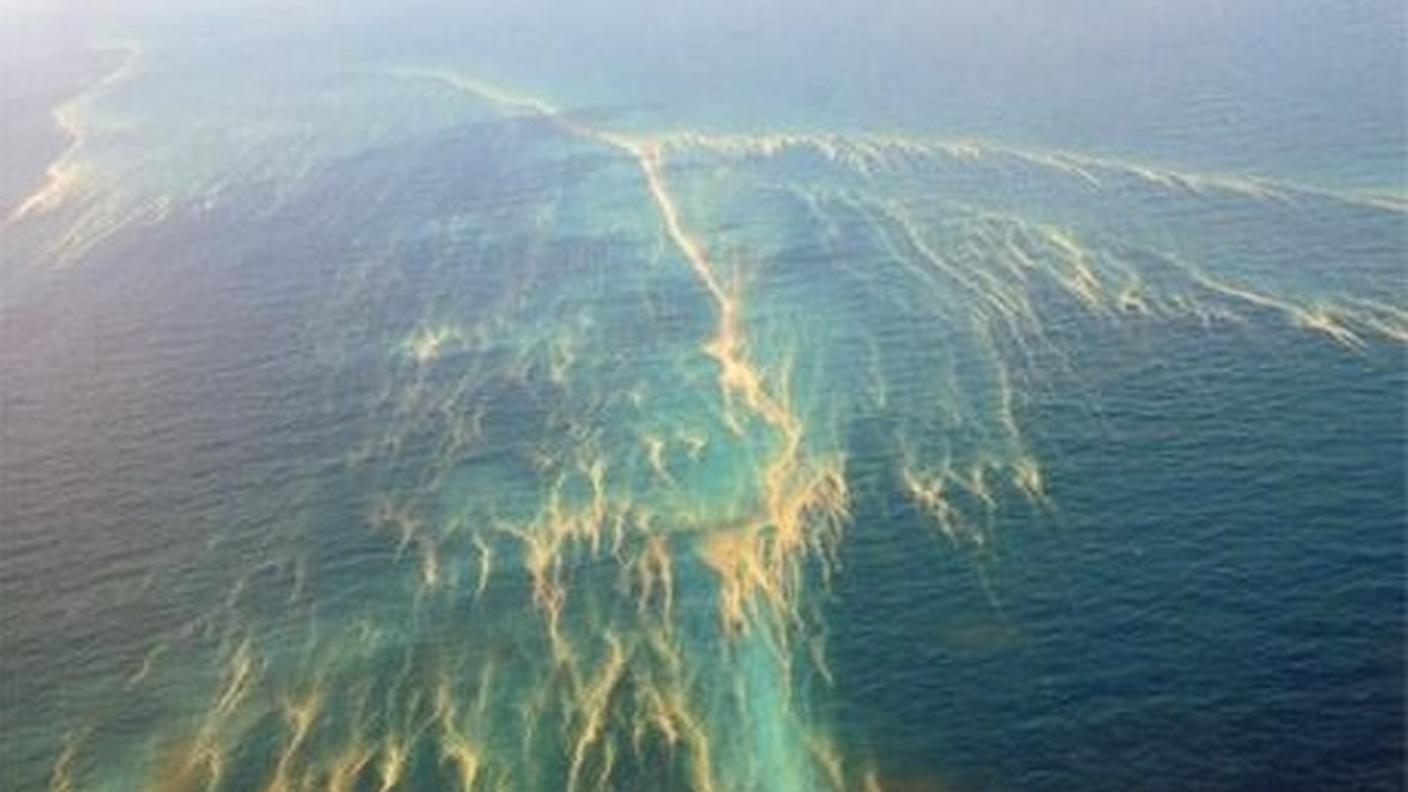 Tracce di carburante nel Mar cinese