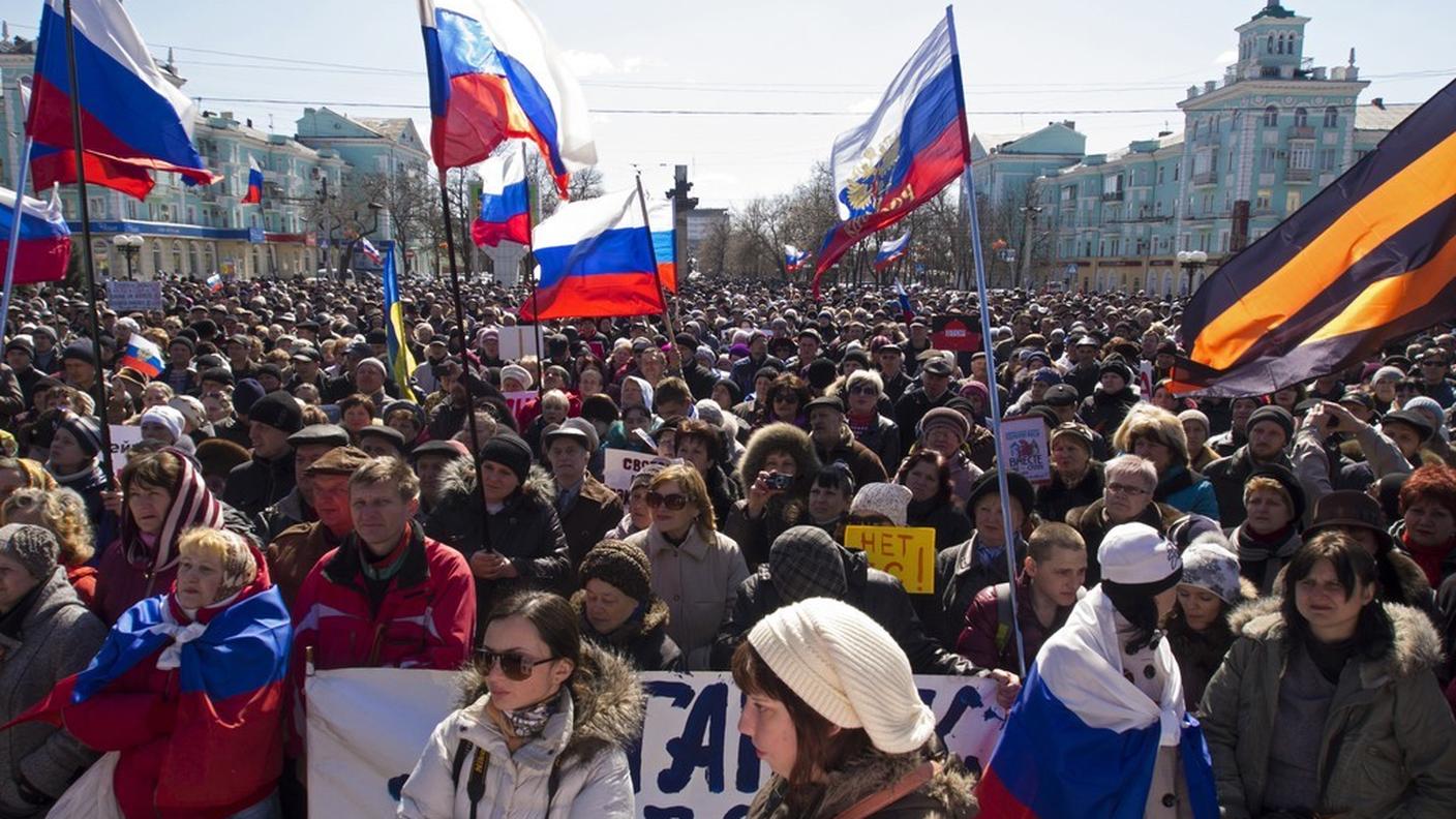Protesta dei filorussi di Lugansk, nel sud-est dell'Ucraina