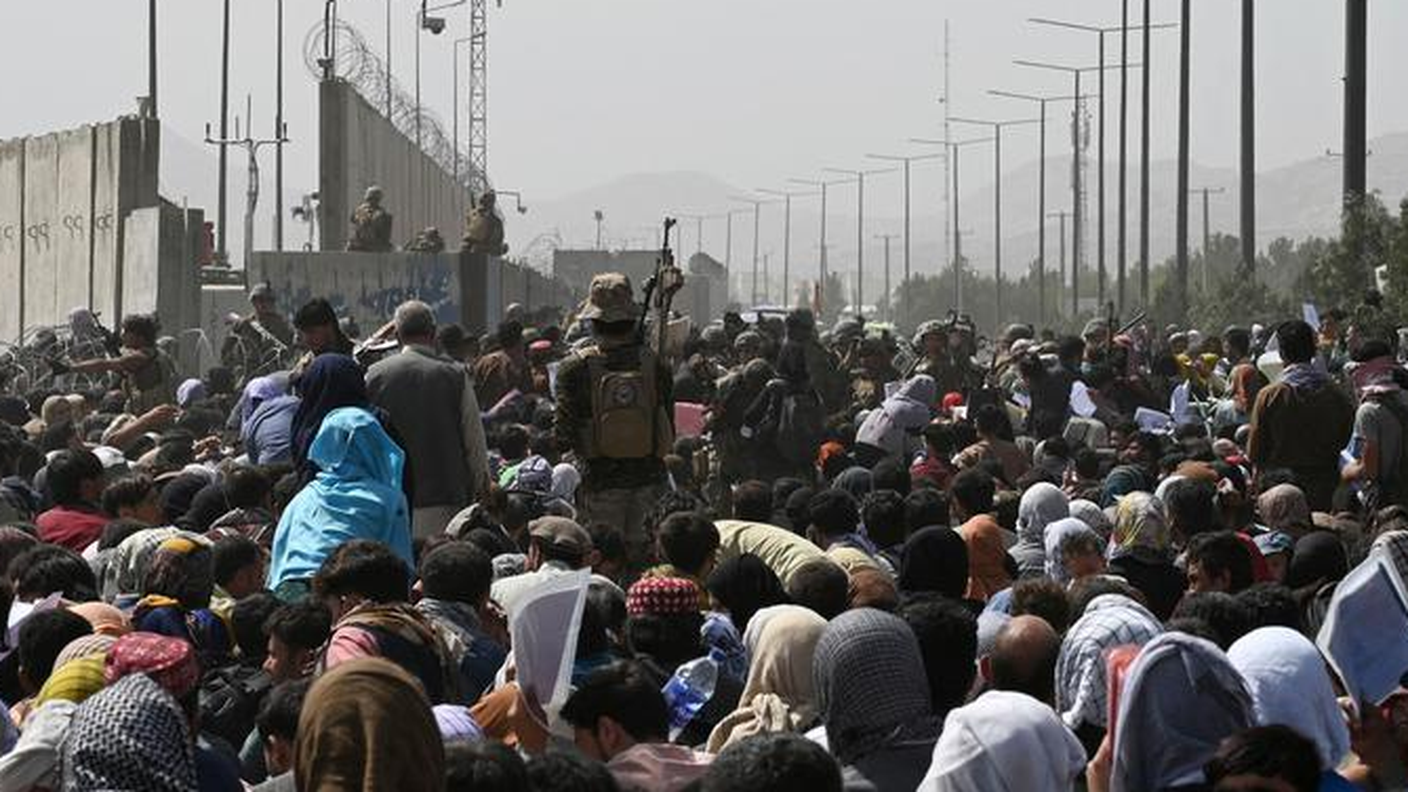 L'aeroporto di Kabul resta nel caos