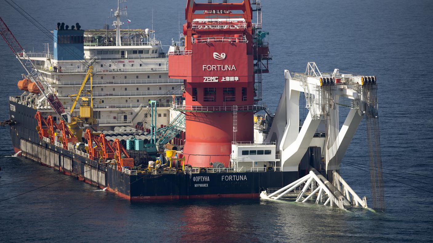La nave "Fortuna" che si occupa della posa del gasdotto sul fondo marino