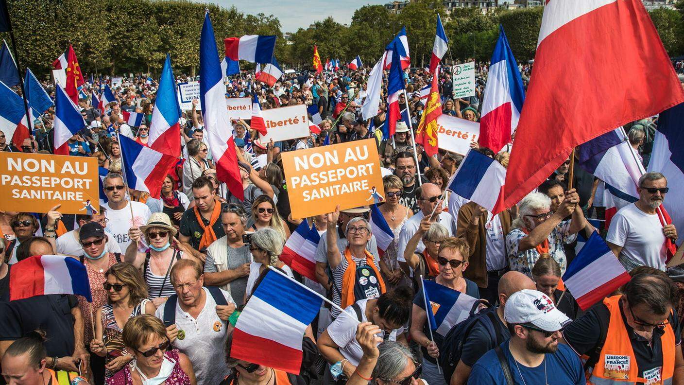 Si è giunti al decimo weekend di proteste contro il certificato sanitario, in Francia
