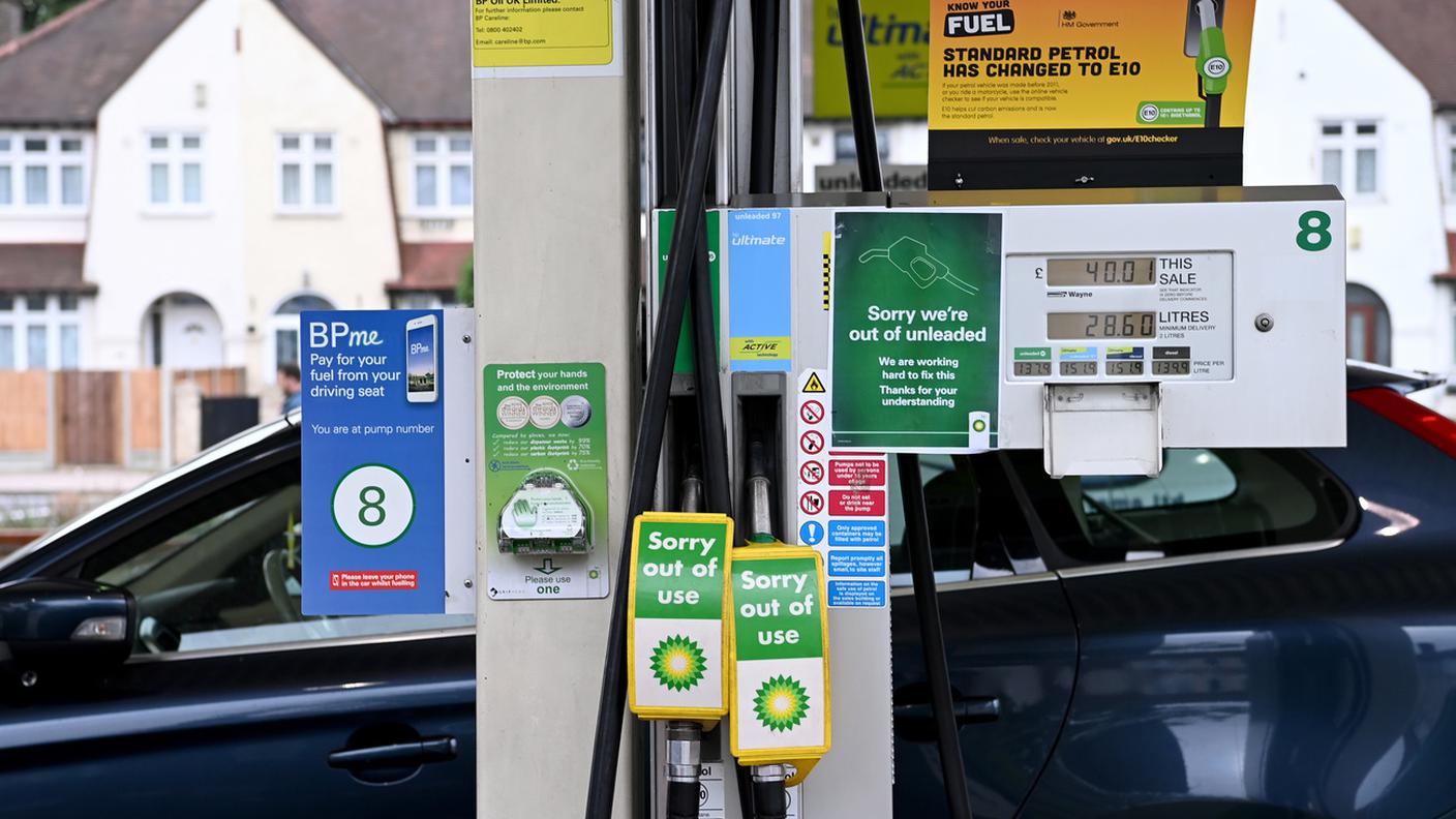 Una stazione di servizio a Londra, senza benzina