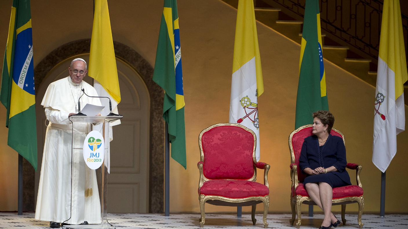 papa rousseff brasile 23-7-2013 ky.JPG