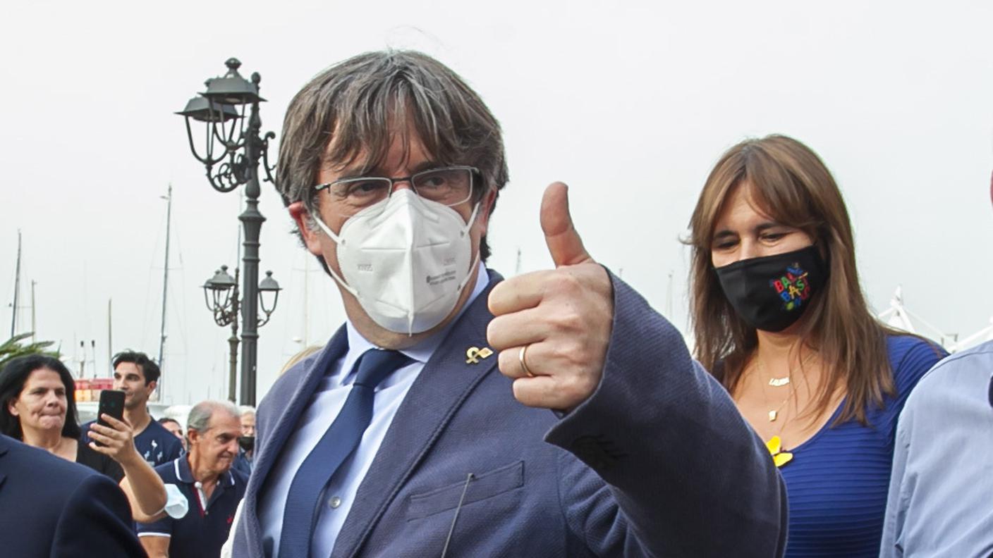 L'ex presidente catalano Carles Puigdemont ha lasciato la Sardegna