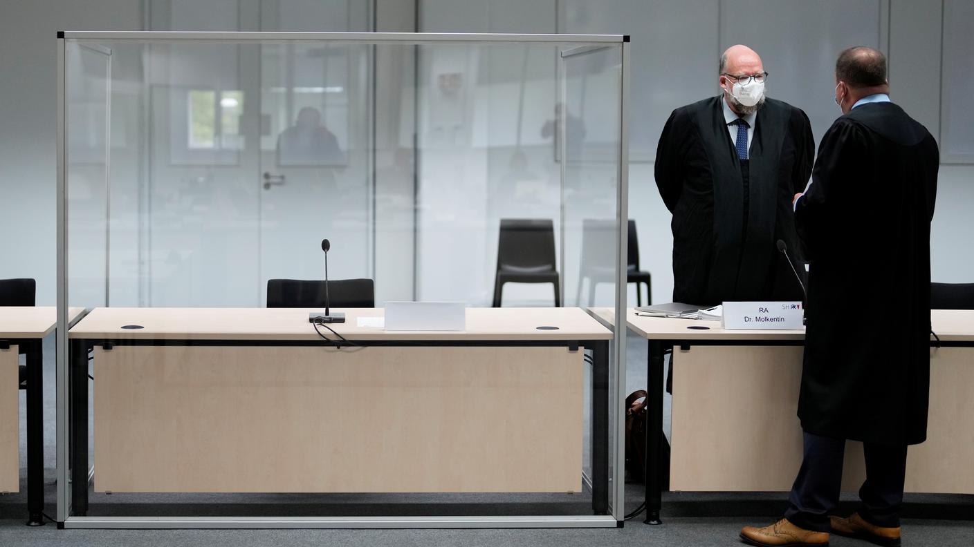 2021-09-30T110528Z_1609964720_RC2A0Q949IDJ_RTRMADP_3_GERMANY-NAZI-TRIAL.JPG