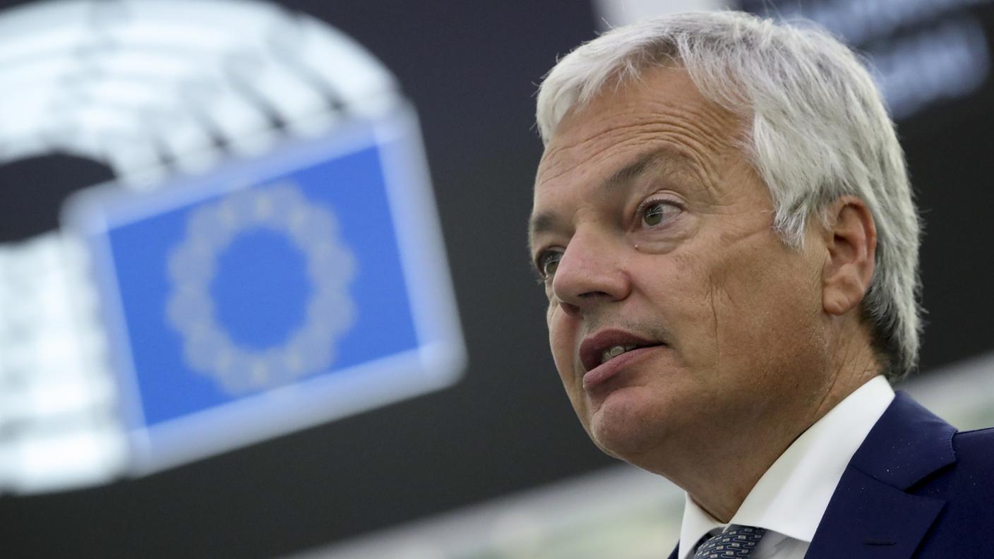 La prima reazione europea è stata affidata al commissario Didier Reynders