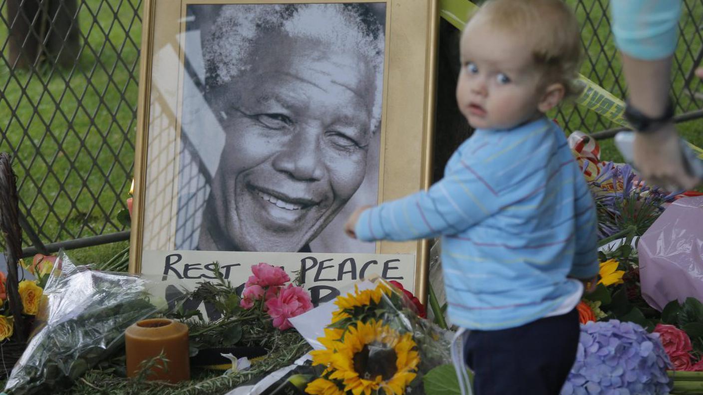 cordoglio mandela gente 1 ky.JPG