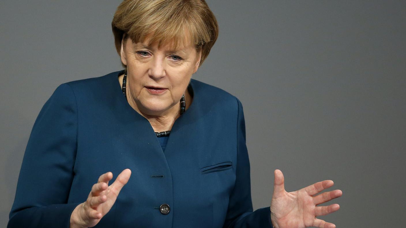 Angela Merkel durante il suo primo discorso da cancelliera per la terza volta