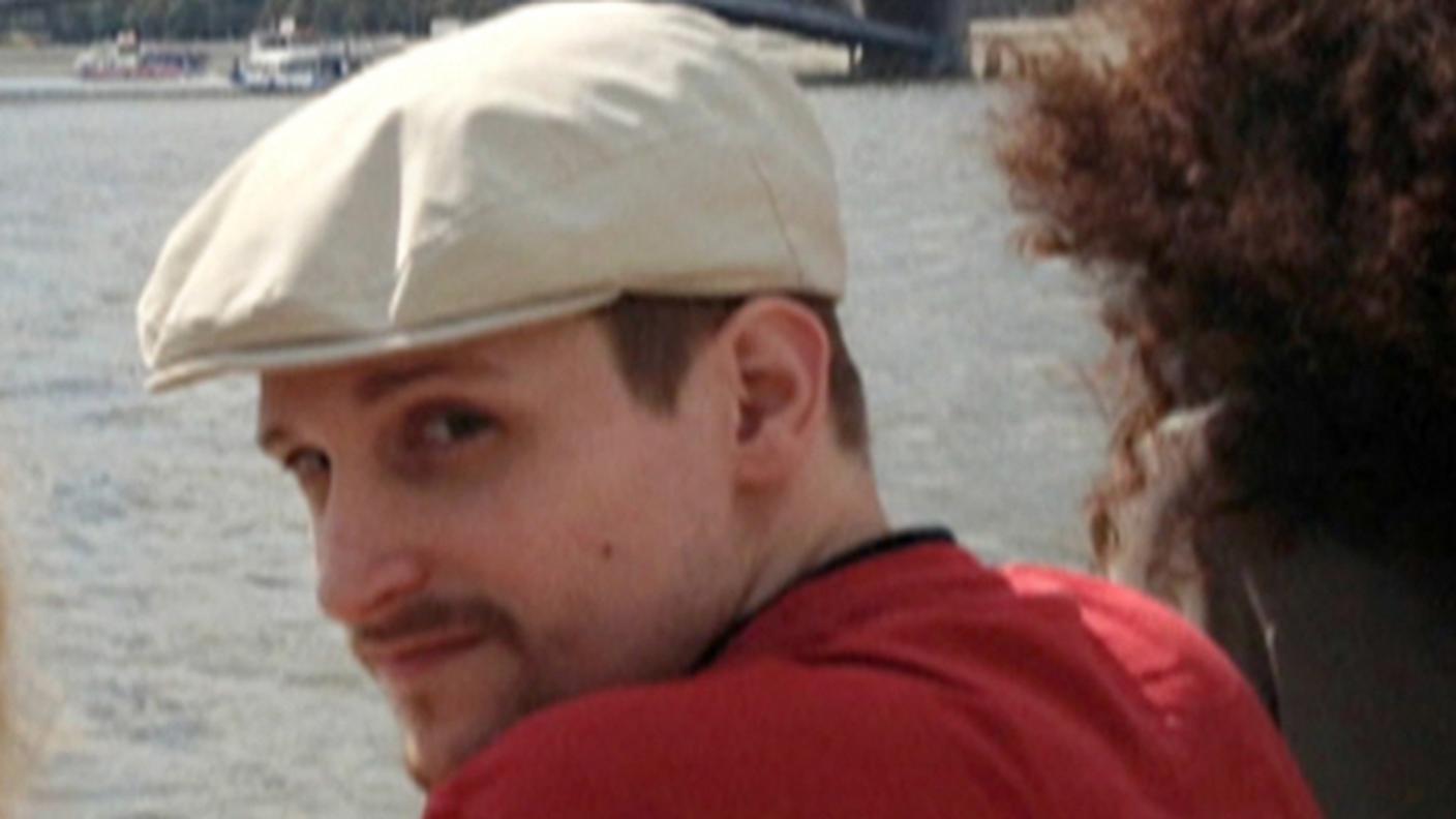 edward snowden russia ky.JPG