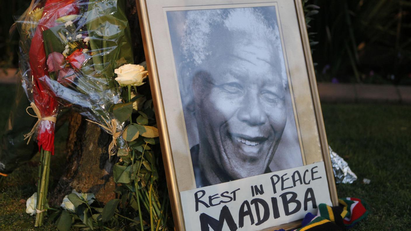cordoglio mandela gente 8 ky.JPG