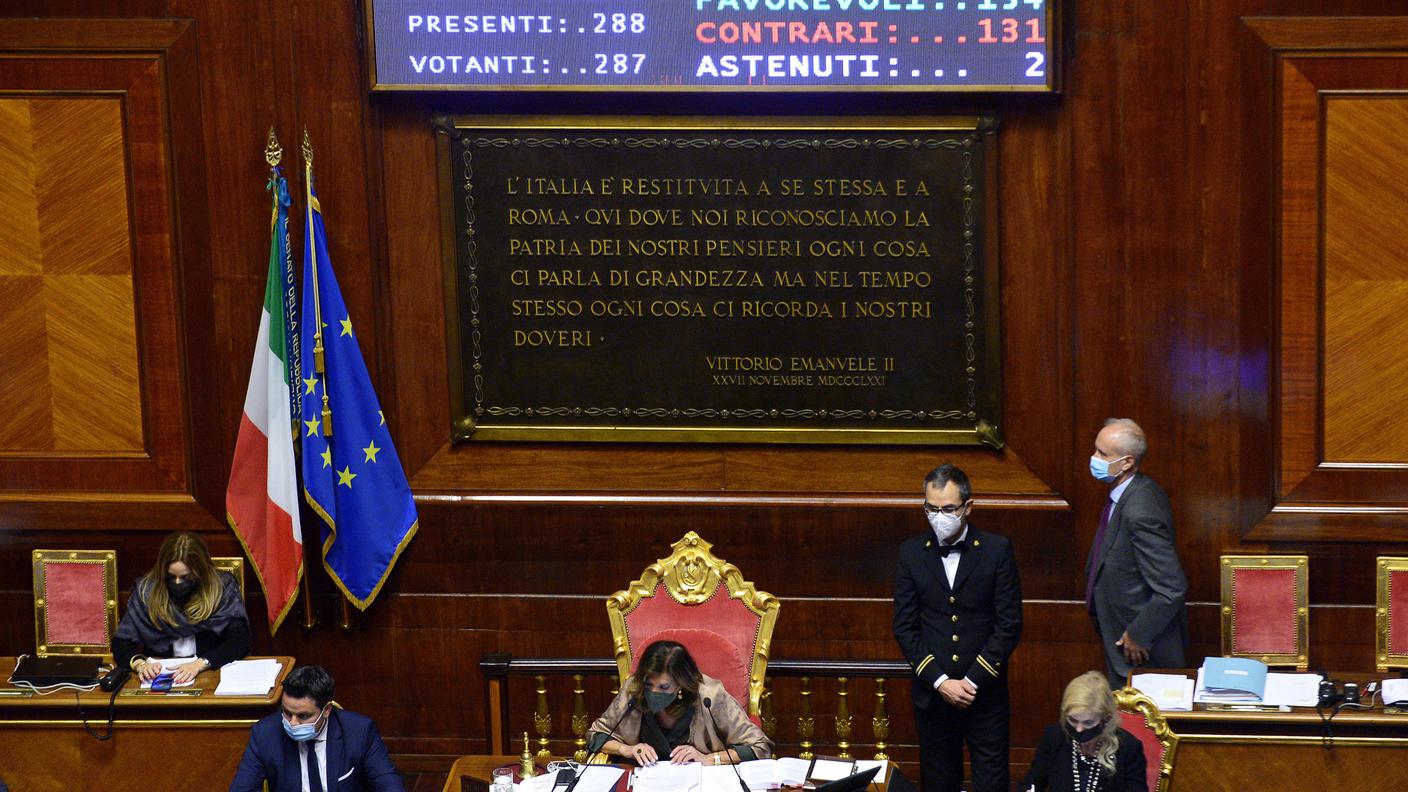 La maggioranza dell'aula si è pronunciata a favore della procedura che, di fatto, può condizionare la sorte del disegno di legge
