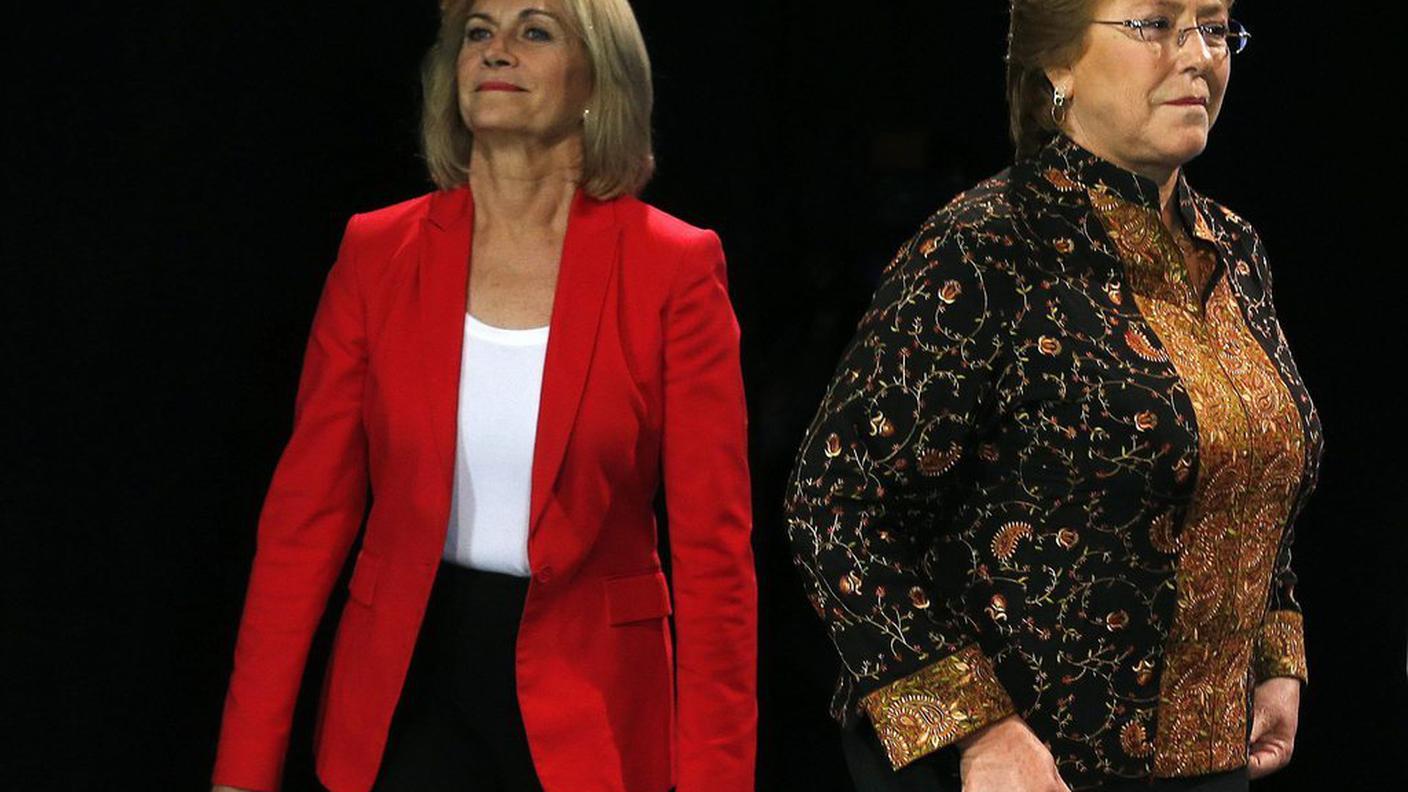 michelle bachelet evelyn matthei ky.JPG