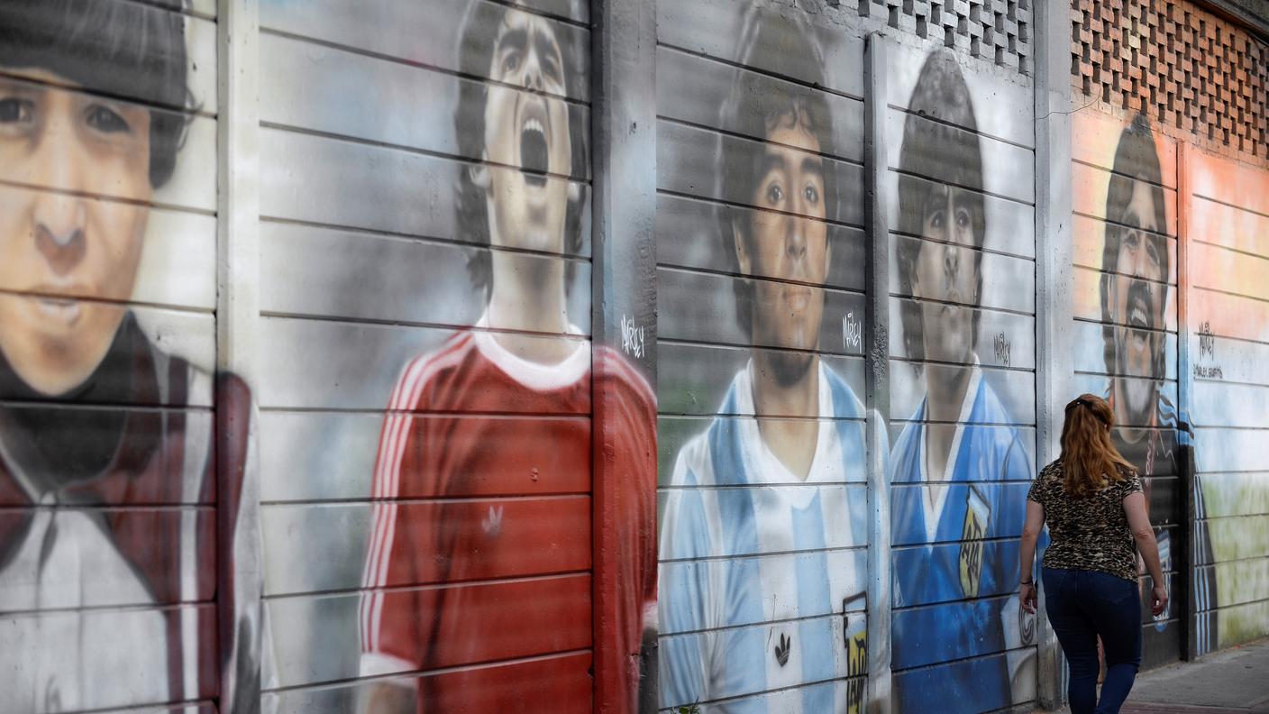 2021-10-29T032358Z_2051690619_RC25JQ9BZSNR_RTRMADP_3_TELEVISION-ARGENTINA-MARADONA-SERIES.JPG