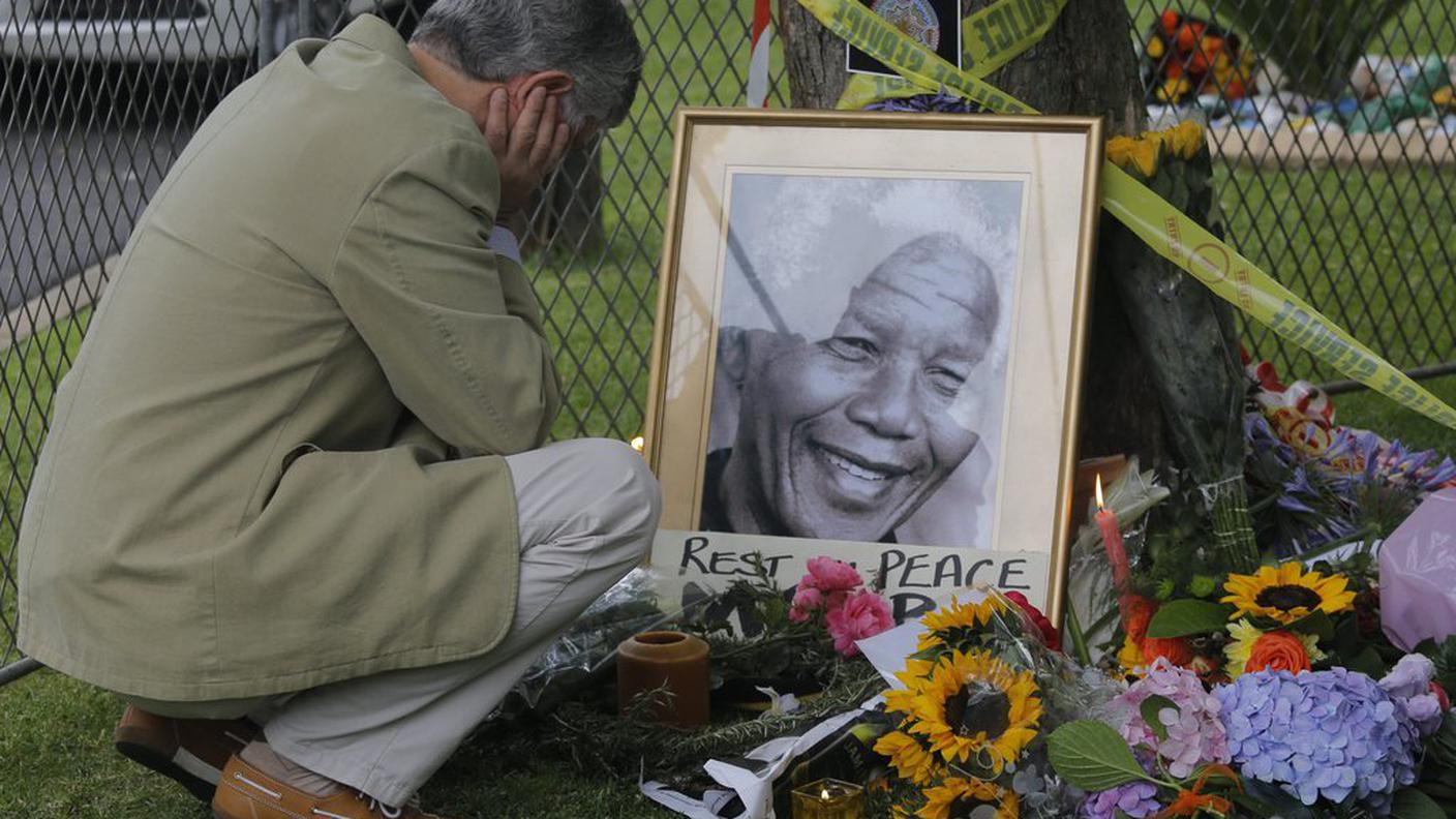 cordoglio mandela gente 6   ky.JPG