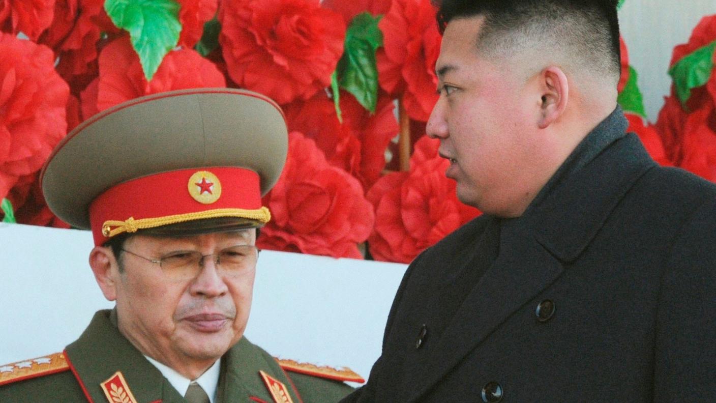 Jang Song Thaek, a sinistra, con il nipote