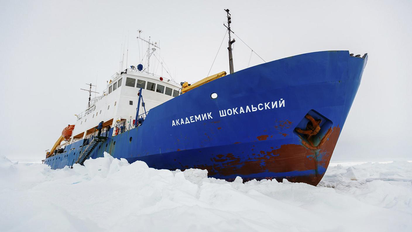 nave bloccata antartide ky 2.JPG