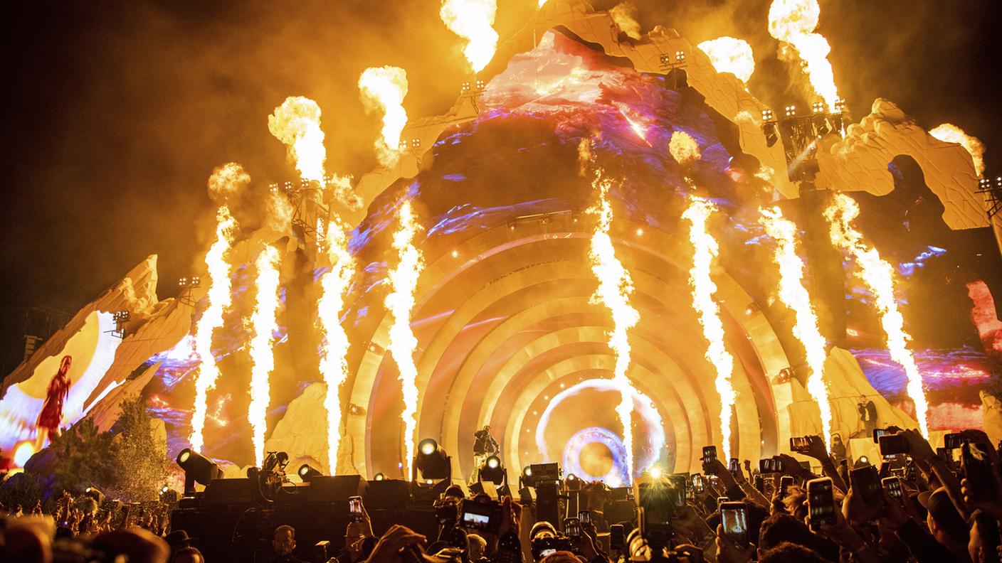 La tragedia si è consumata mentre sul palco si esibiva il fondatore del Festival Travis Scott
