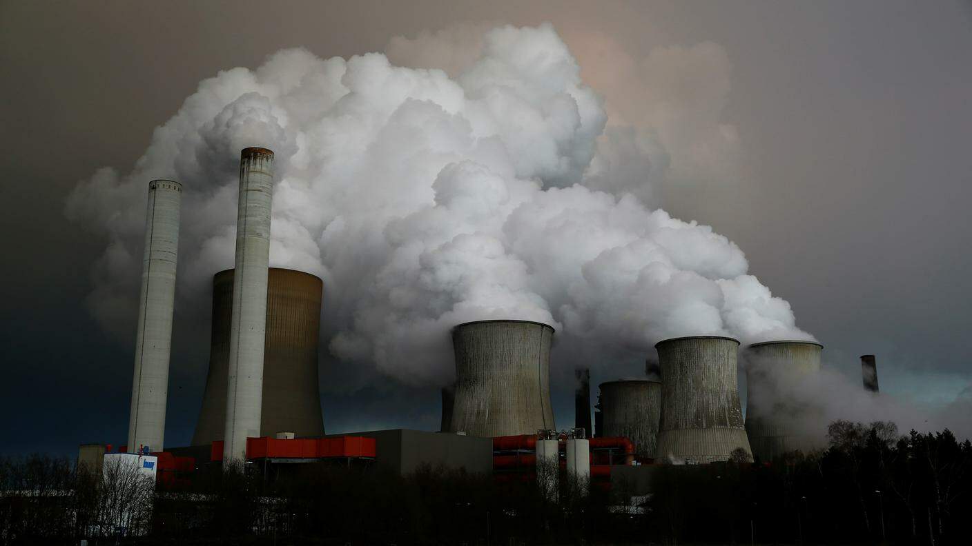 Industrie e trasporti sono tra i principali responsabili dell'emissione di gas serra