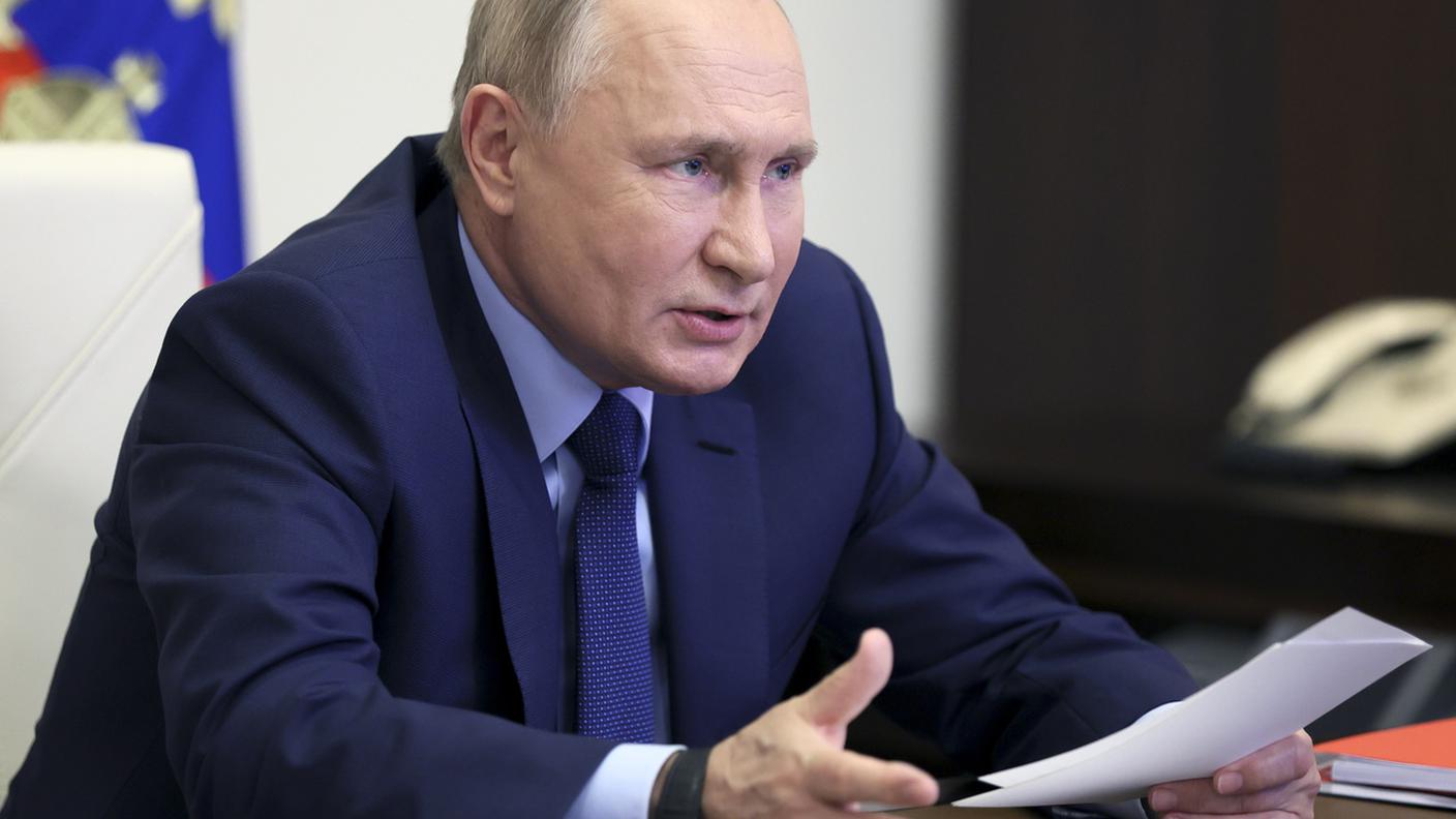 Vladimir Putin invita l'UE a dialogare con Lukashenko