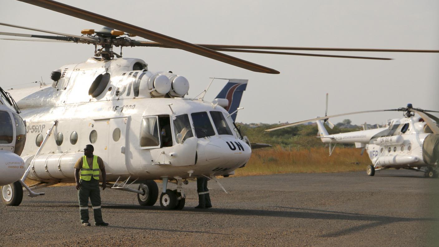 elicotteri ONU evacuazione americani sud sudan ky 23.12.2013.JPG