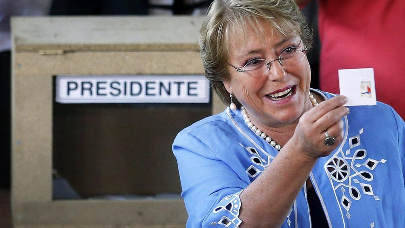 michelle bachelet seggio elettorale ky.JPG