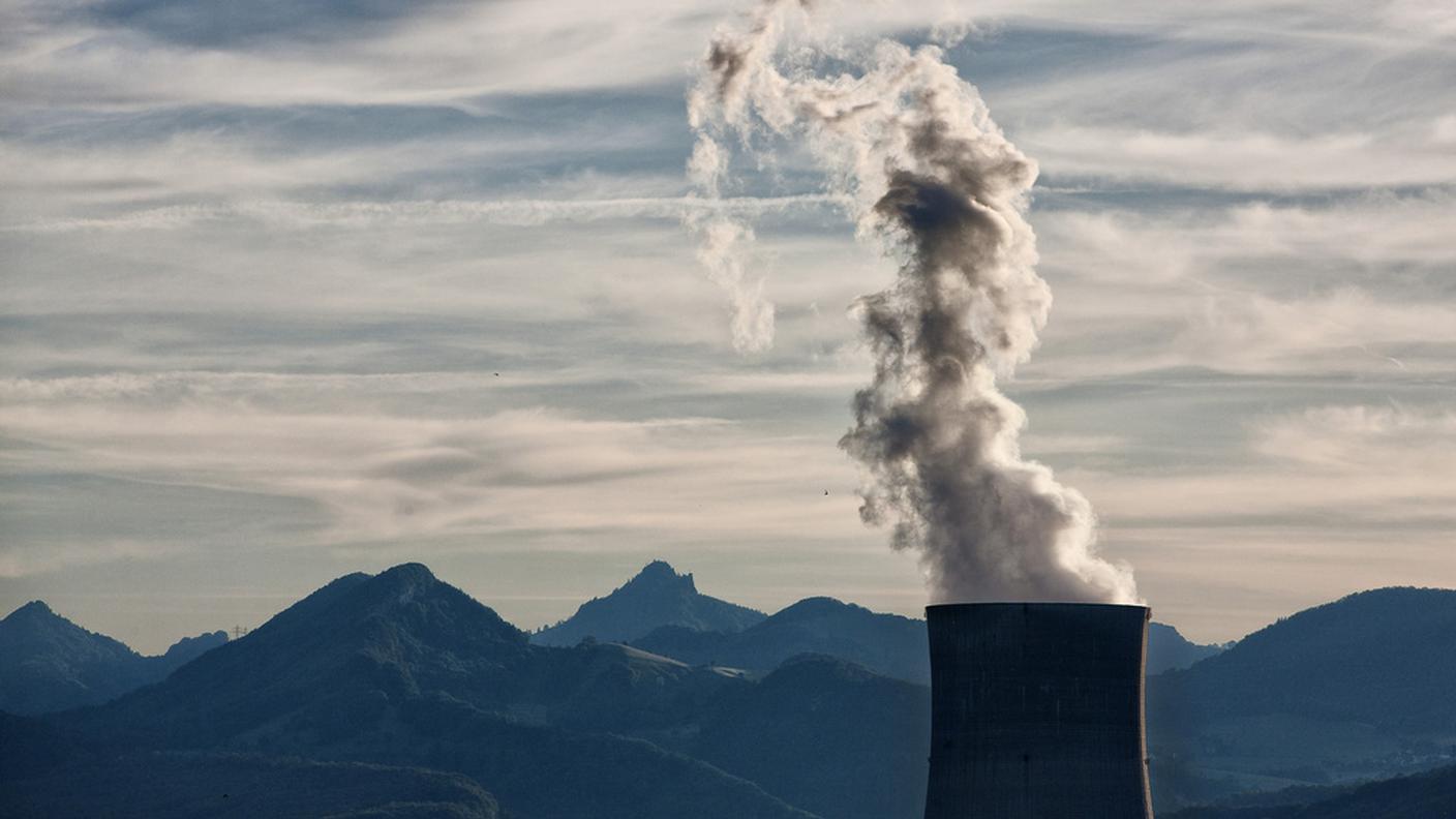 ky_centrale_nucleare_fumo_energia.JPG