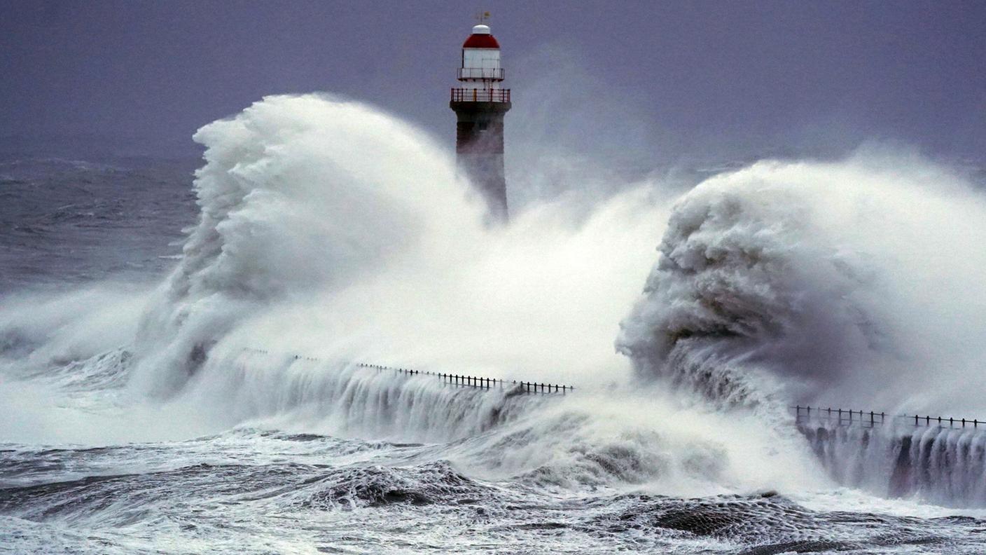 La tempesta Arwen ha sferzato le Isole Britanniche.