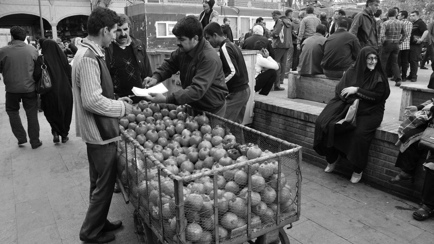 Comprando e vendendo melograni