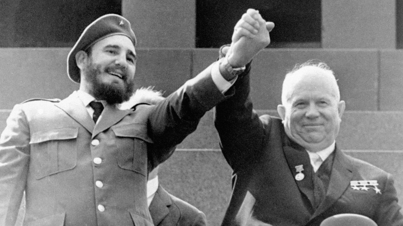 Fidel Castro e Nikita Khrushchev, protagonisti (con JFK) della crisi dei missili di Cuba nel 1962 