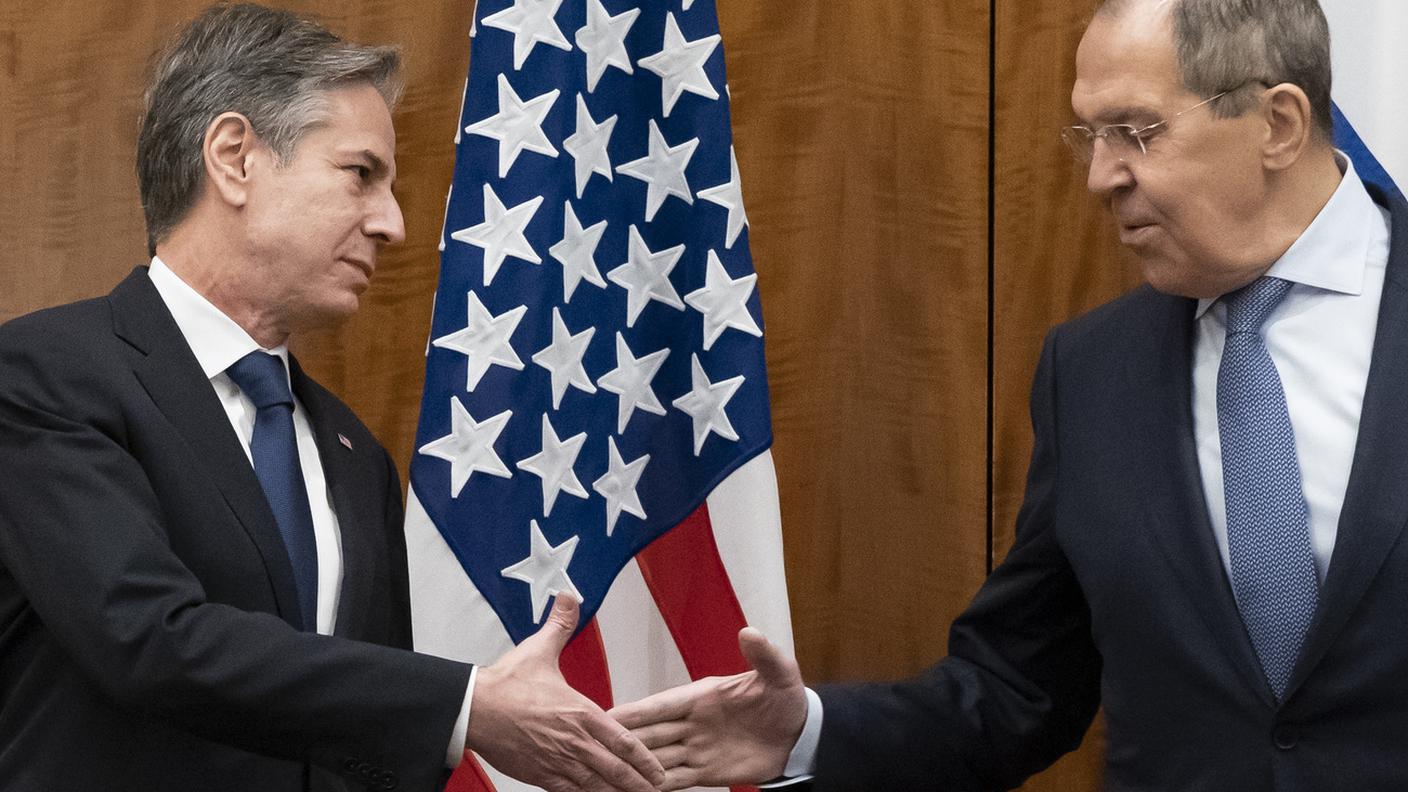Stretta di mano prima delle discussioni