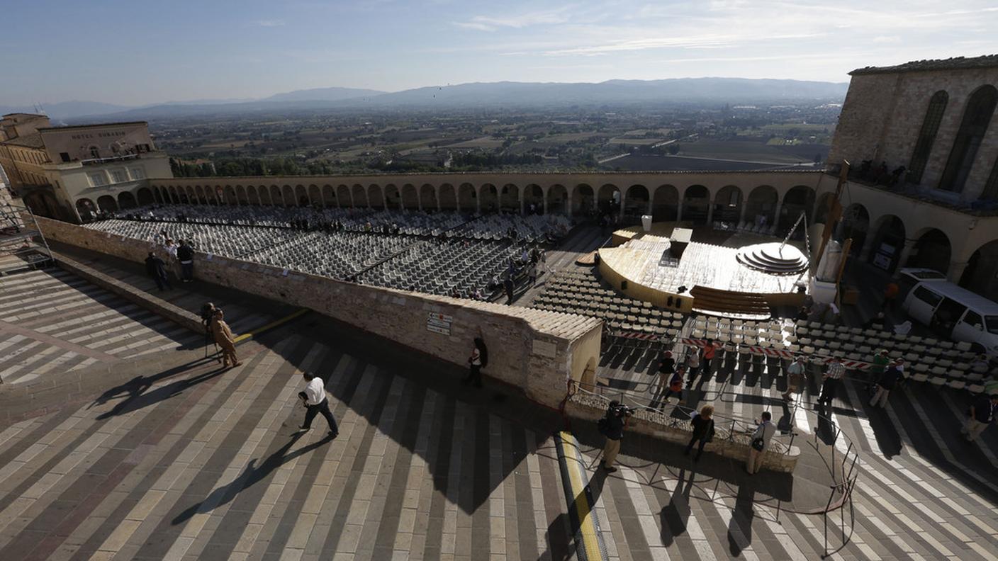 assisi bergoglio 12 ky.jpg
