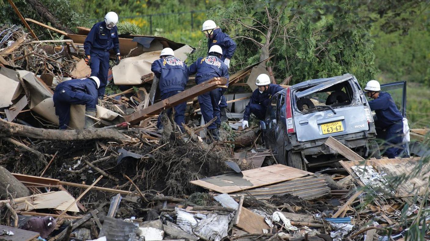 Continua il lavoro dei vigili del fuoco al lavoro