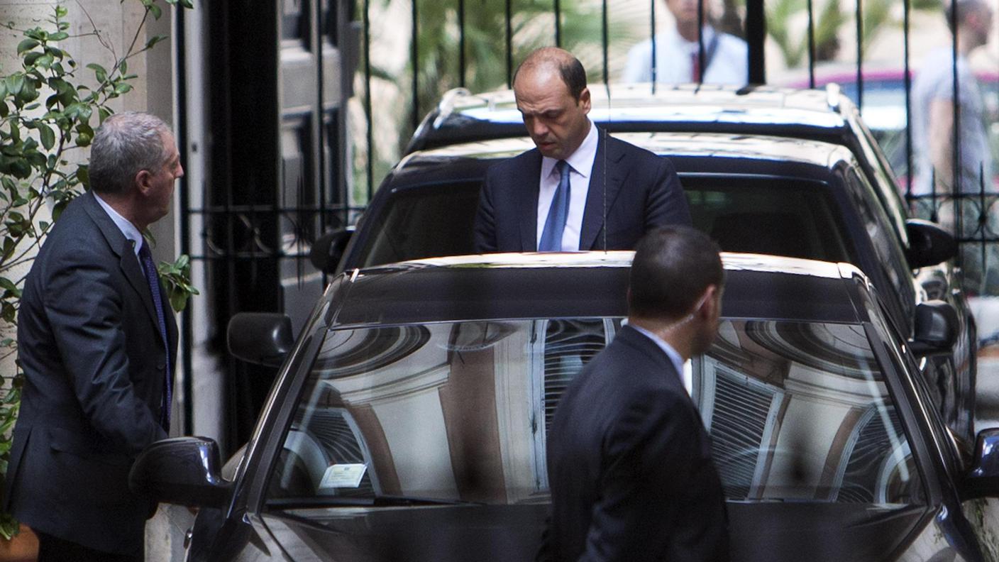 Alfano a Palazzo Chigi incontra Letta dopo il colloquio con Berlusconi
