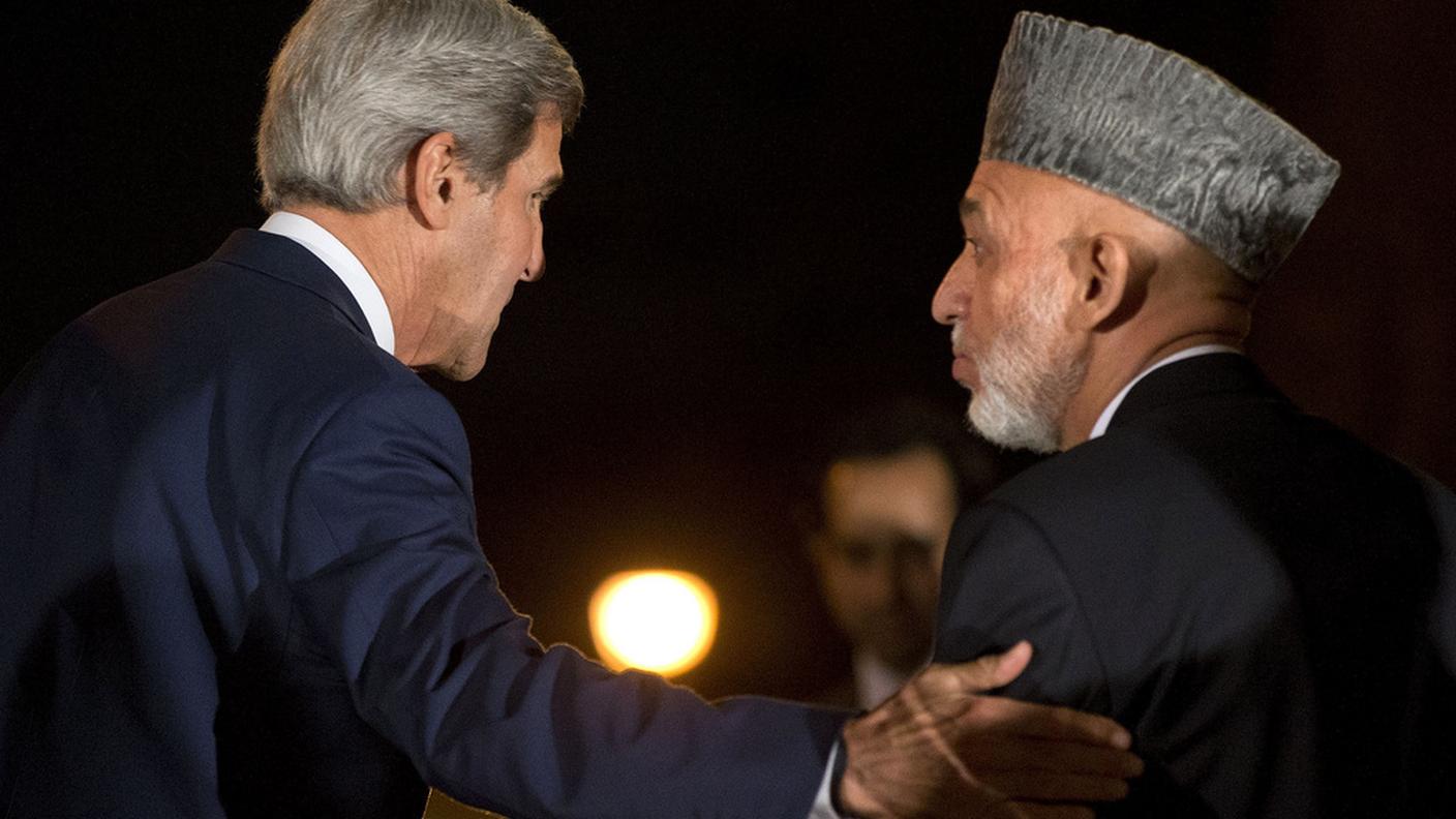 John Kerry e Hamid Karzay