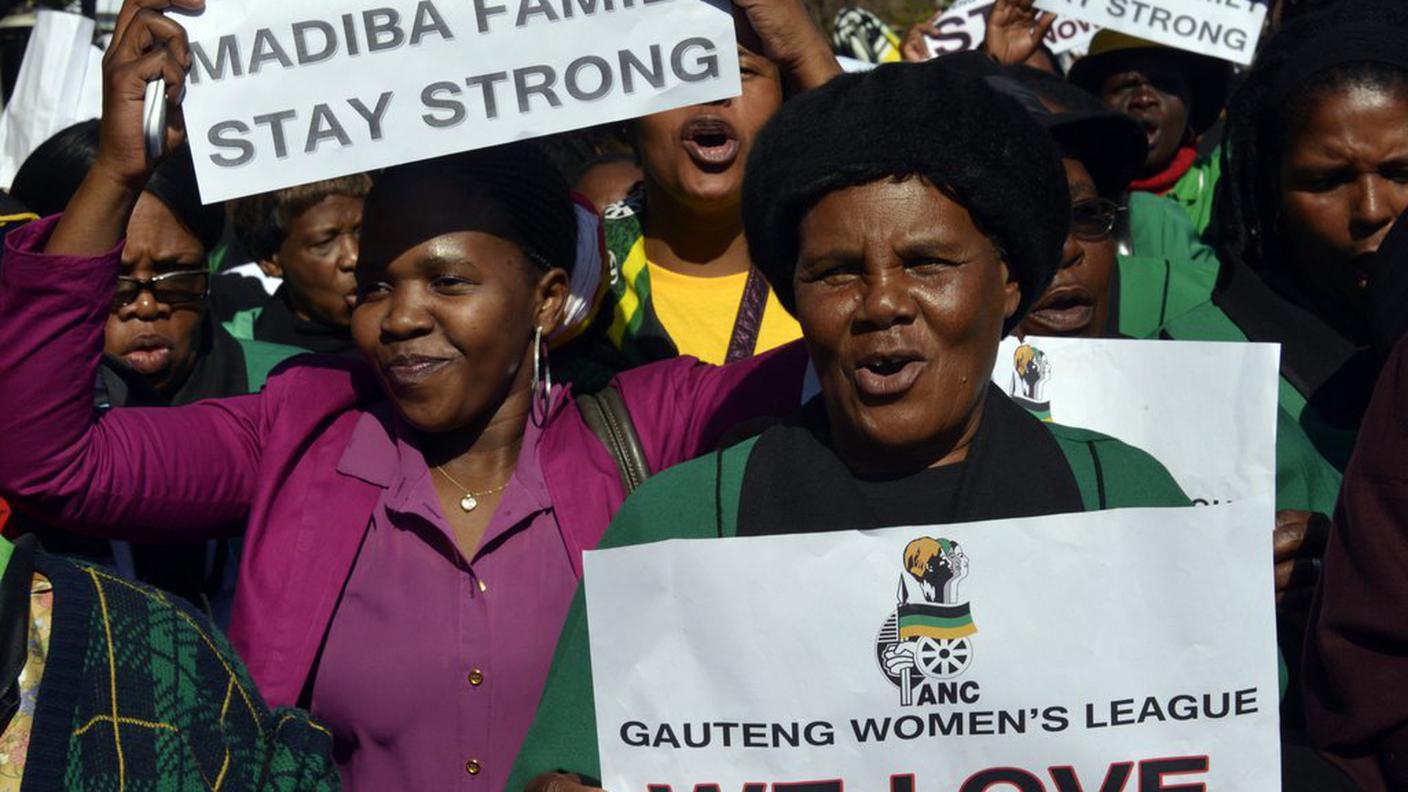 Mandela Sudafrica affetto popolo 2013 ky.JPG