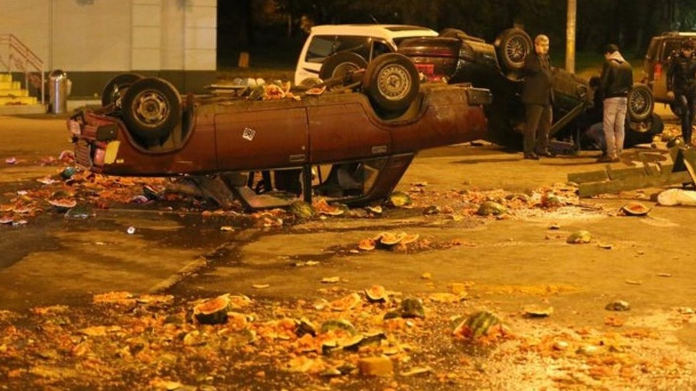 Un'immagine degli effetti delle violenze di domenica a Mosca