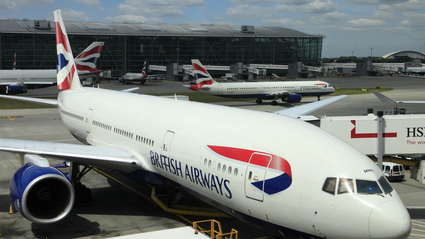 Aerei British Airways a Heathrow 22.10.2013 ky.JPG