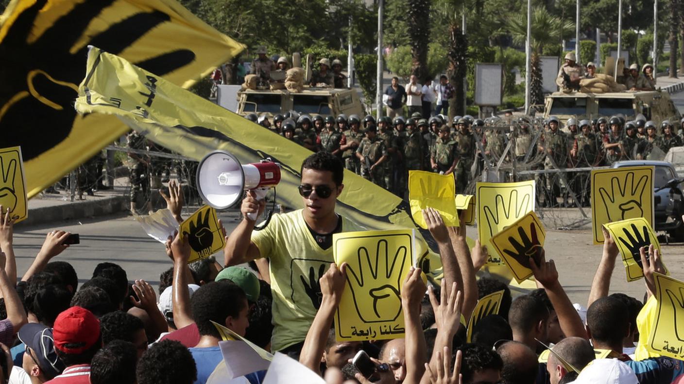 Manifestanti pro-Morsi scontri Egitto 04.10.2013 ky.JPG