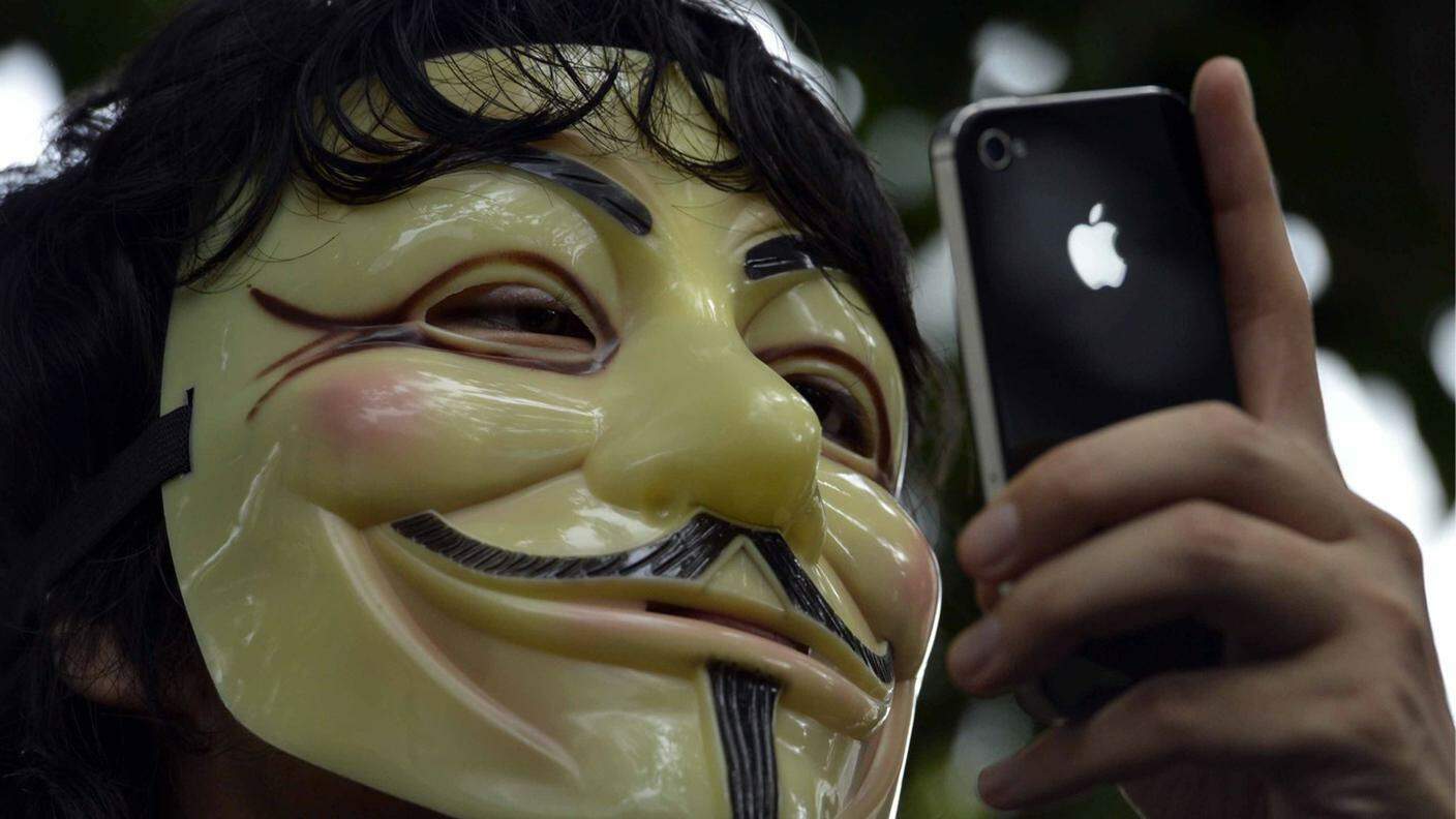 La maschera di Guy Fawkes simbolo di Anonymous