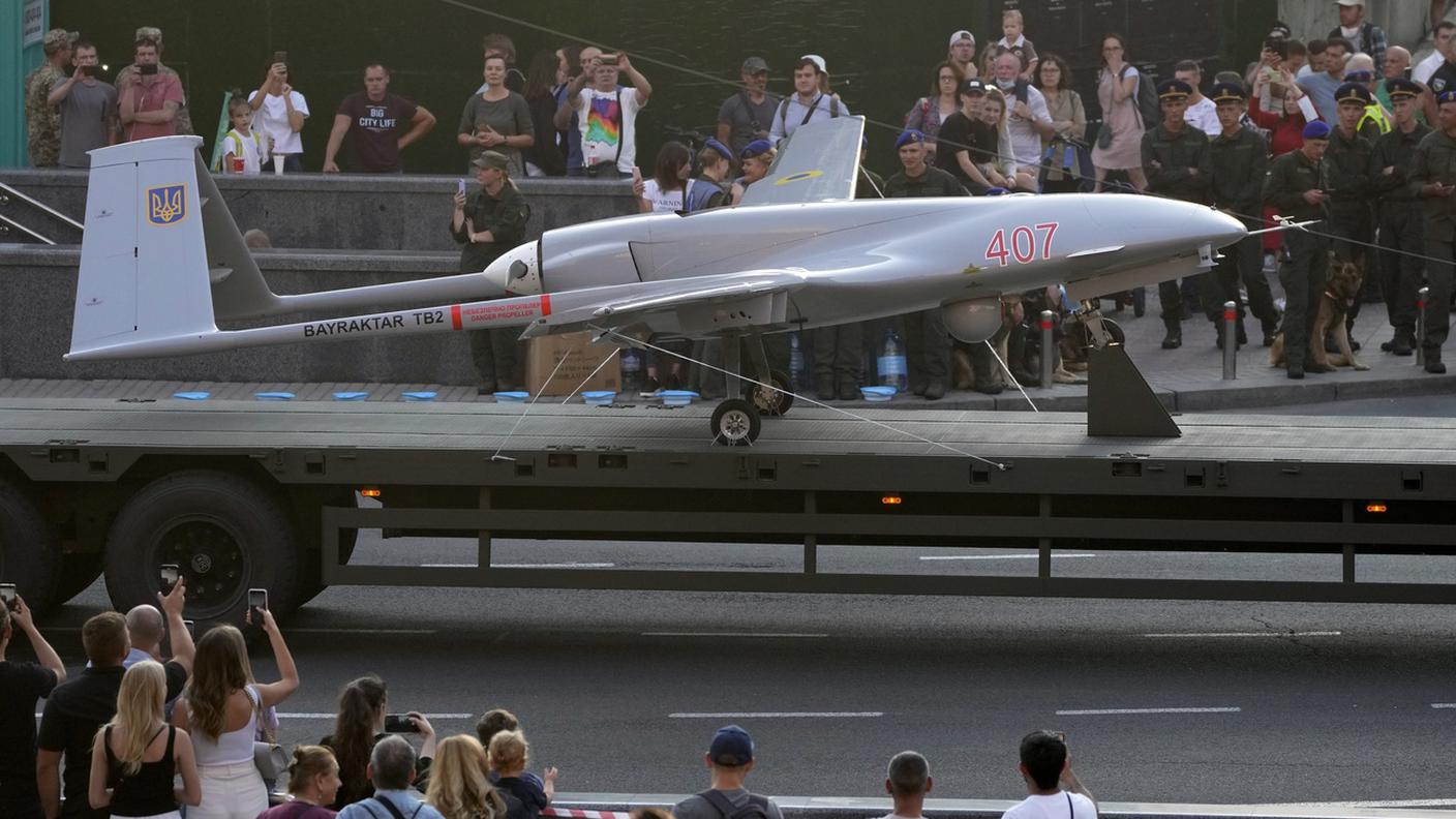 Il Bayraktar TB2 in una parata militare a Kiev, nell'agosto 2021