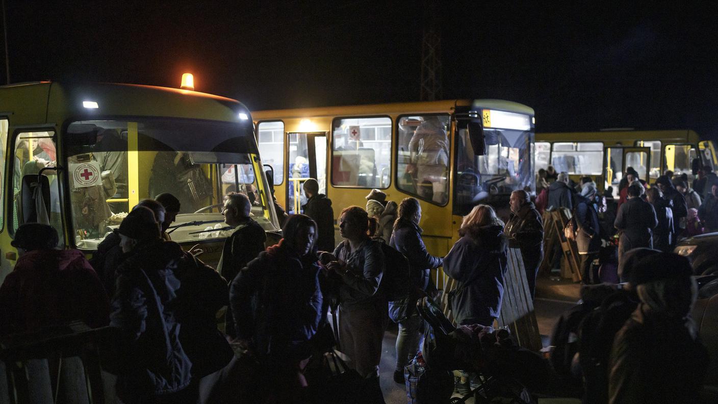 Migliaia di persone sono riuscite a lasciare Mariupol