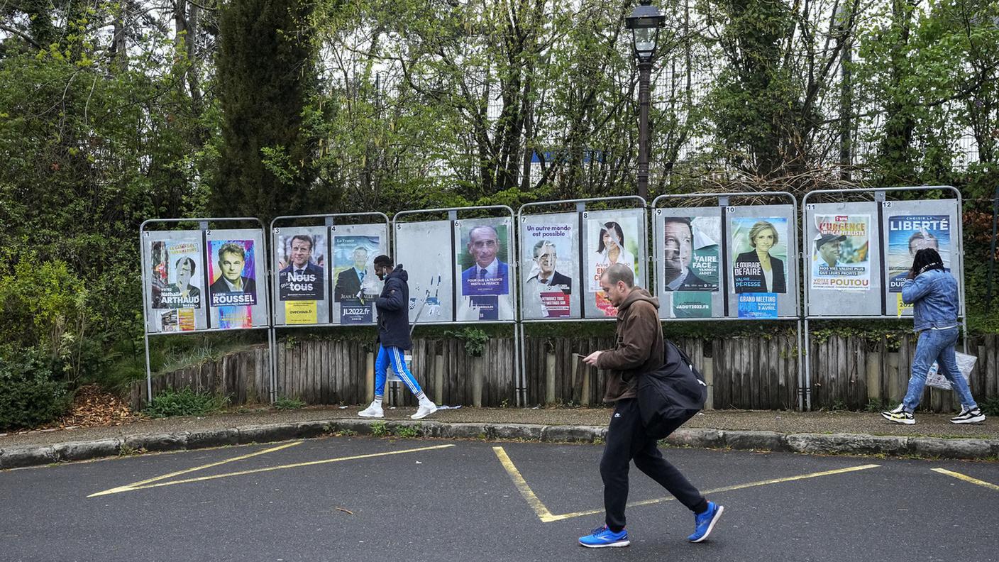 I francesi vanno a votare per scegliere chi guiderà il Paese nei prossimi cinque anni