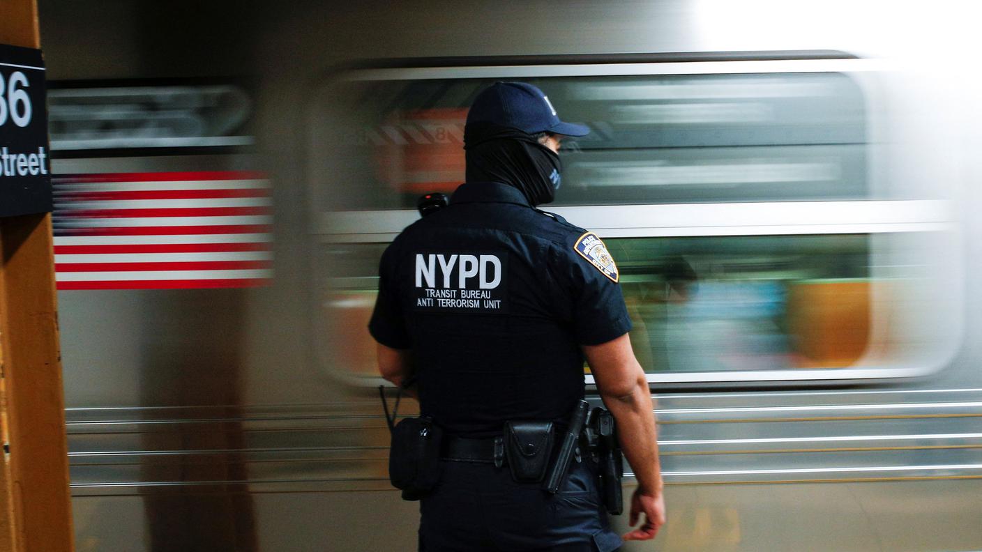 2022-04-13T154003Z_735880616_RC2EMT9E1UA7_RTRMADP_3_NEW-YORK-SHOOTING.JPG