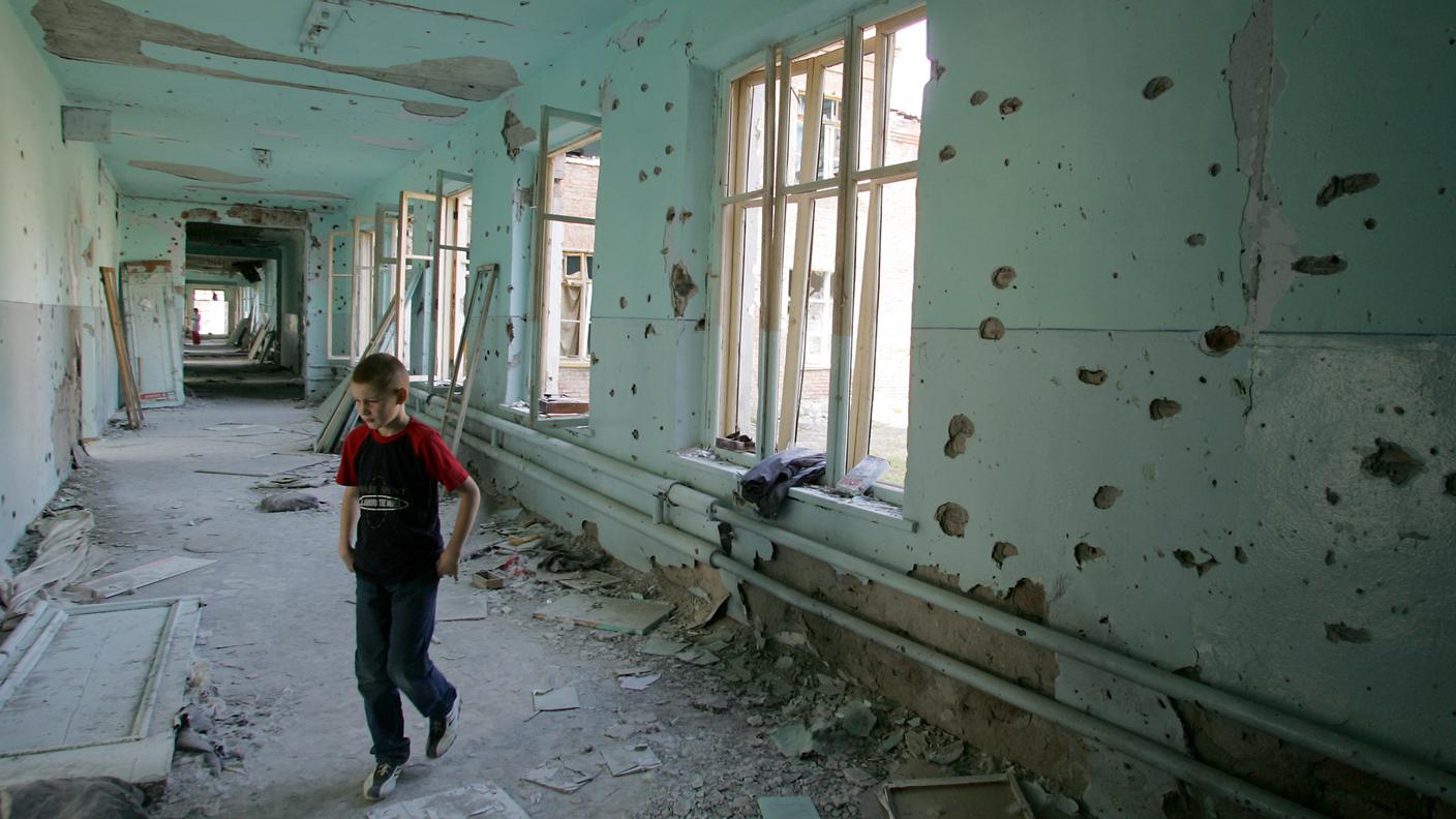 Beslan strage di bambini re 03.09.2013.jpg