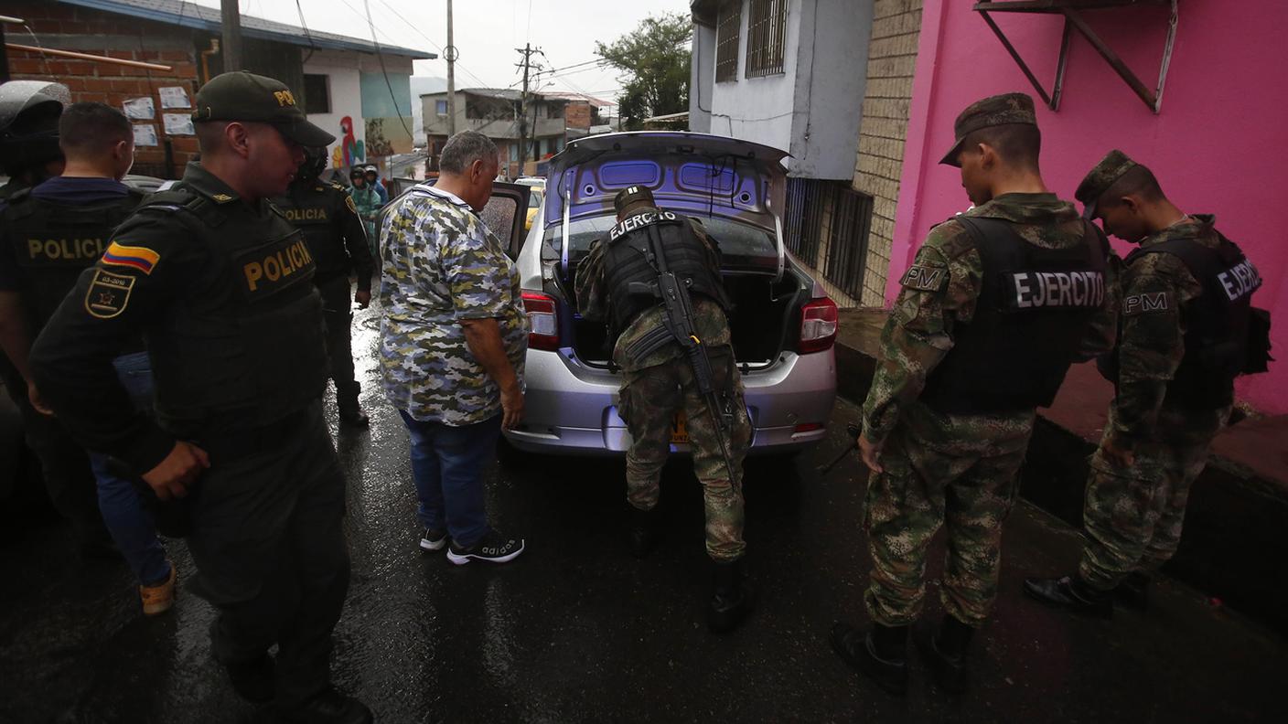 Anche l'esercito è stato mobilitato per contrastare le violenze dei narcos contro la popolazione in Colombia