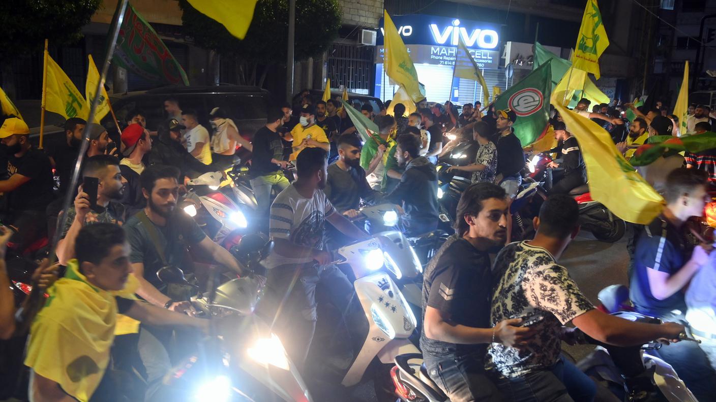 Sostenitori di Hezbollah in piazza